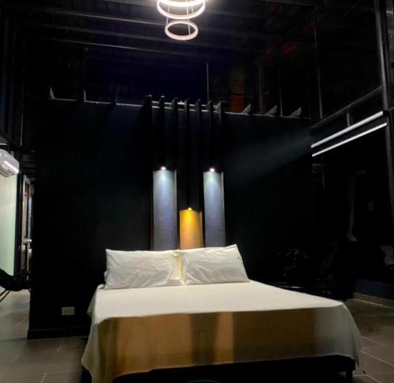 패밀리 스튜디오, Campestre Refugio Texano