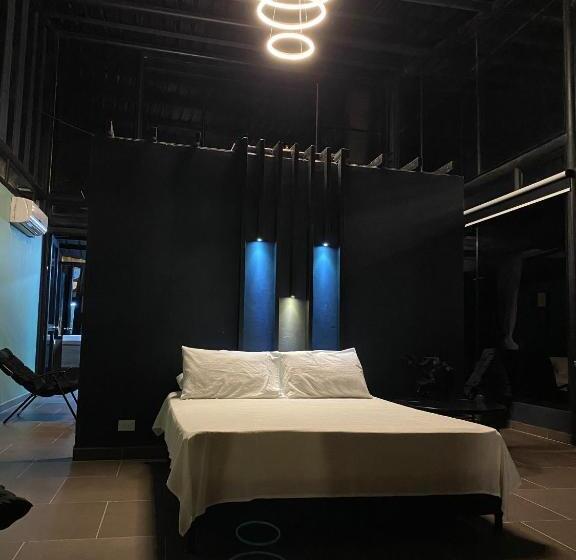 패밀리 스튜디오, Campestre Refugio Texano