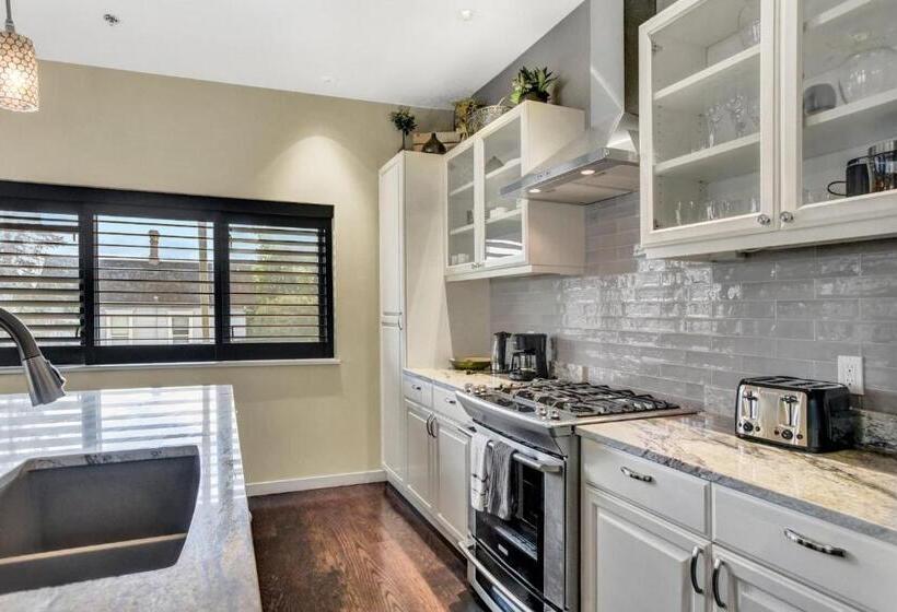 آپارتمان لوکس 1 خوابه, Violetsuitespdx