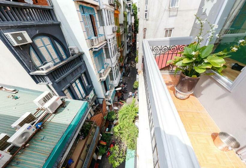 اتاق استاندارد چهارنفره با بالکن, Twins Home