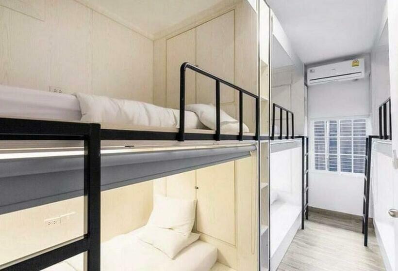 تختخواب در اتاق مشترک, Comfy Crib Hostel