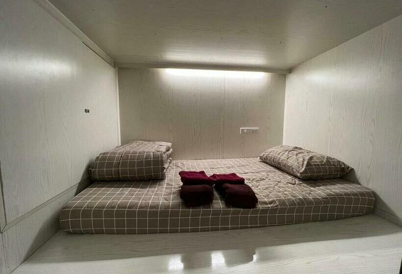 اتاق استاندارد با سرویس بهداشتی مشترک, Comfy Crib Hostel