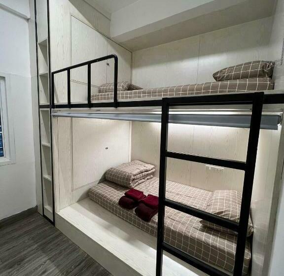 اتاق استاندارد با سرویس بهداشتی مشترک, Comfy Crib Hostel