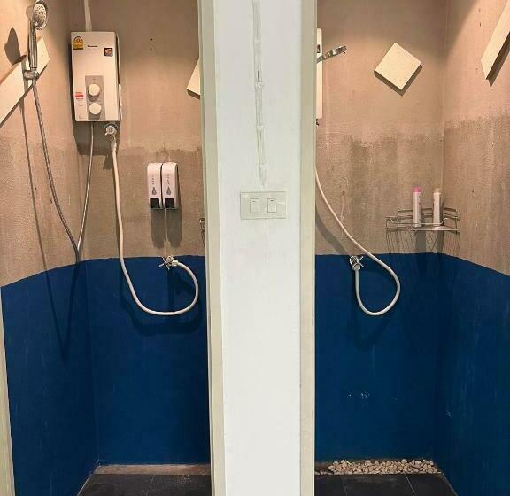 اتاق استاندارد با سرویس بهداشتی مشترک, Comfy Crib Hostel