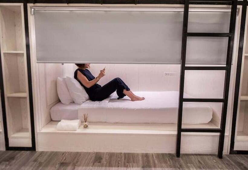 تختخواب در اتاق مشترک, Comfy Crib Hostel