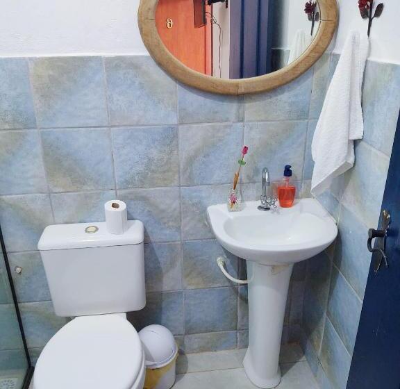 Ekonomik Oda, Hostel Dela