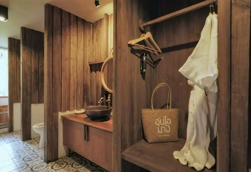Standard-huone Terassi, อุ่นไอมาง สะปัน