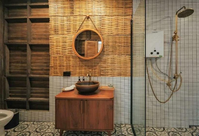 스탠다드 발코니 룸, อุ่นไอมาง สะปัน