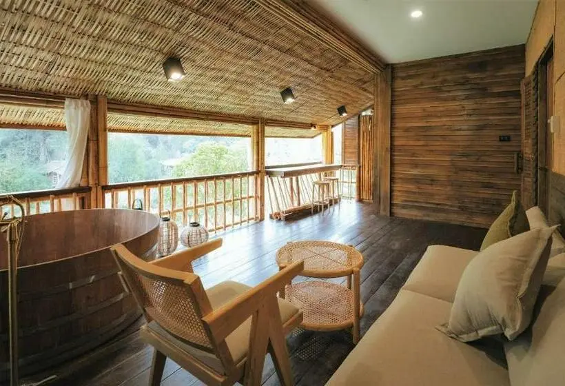 Deluxe Neljän Hengen Huone, อุ่นไอมาง สะปัน