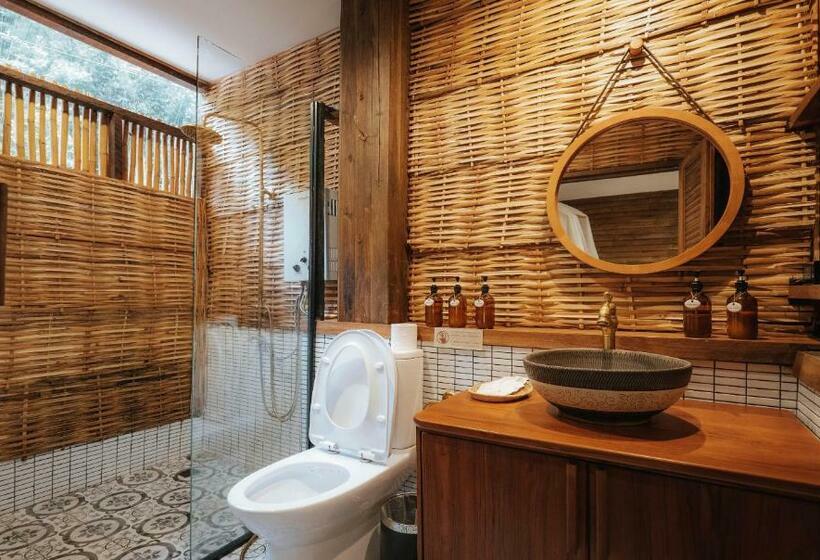 디럭스 4인 룸, อุ่นไอมาง สะปัน