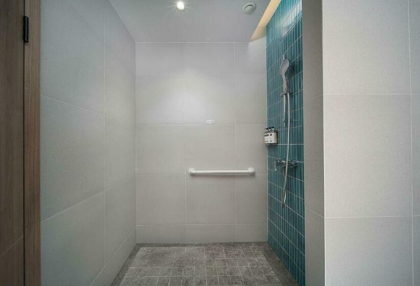 Номер Стандарт Кровать Кинг Адаптированный для Инвалидов, Holiday Inn Express Suzhou Shihu University Town