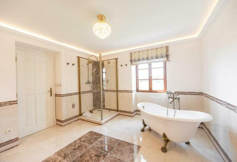 Номер Deluxe, Zámeček   Chateau Lány   Depandance Stroodel