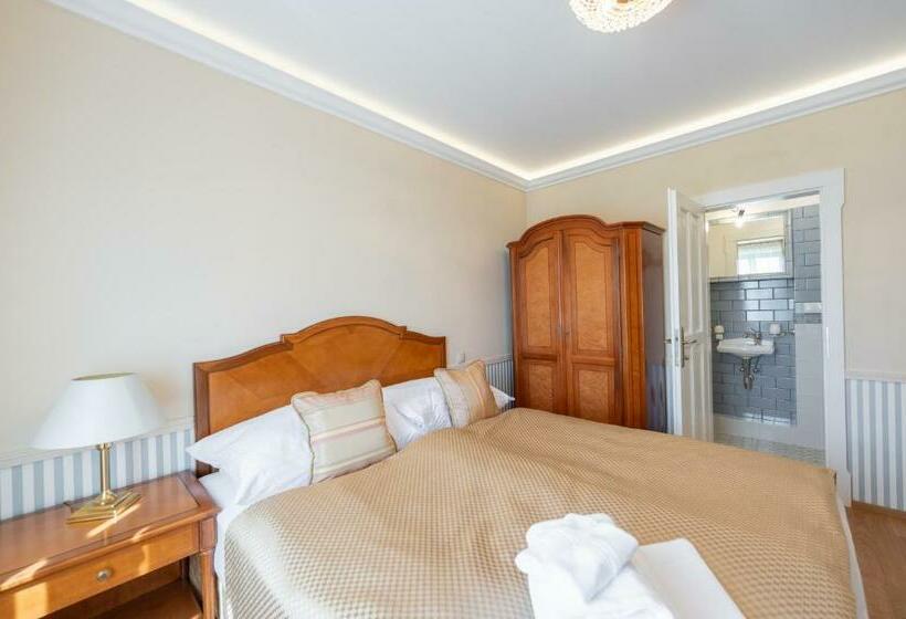 חדר סטנדרט, Zámeček   Chateau Lány   Depandance Stroodel