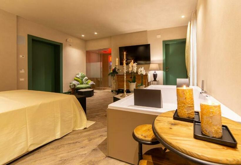 اتاق لوکس با تخت بزرگ, Corte Rossetti Relax Assoluto E Luxury Urban Spa