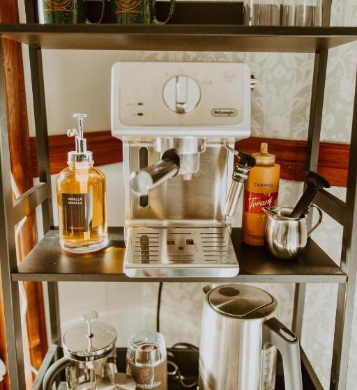 キングサイズベッドのスイートルーム, Lunar Cove Inn