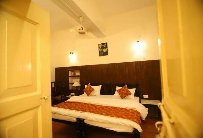スーペリアールーム, Fabhotel Sarovar Palace