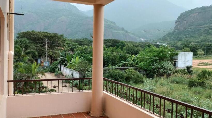 スタンダードトリプルルーム, Raja Palace Resort & Mini