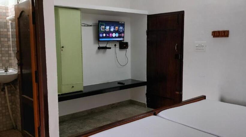 スタンダードトリプルルーム, Raja Palace Resort & Mini