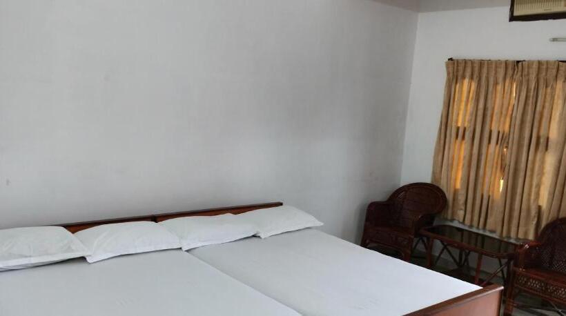 スタンダードトリプルルーム, Raja Palace Resort & Mini