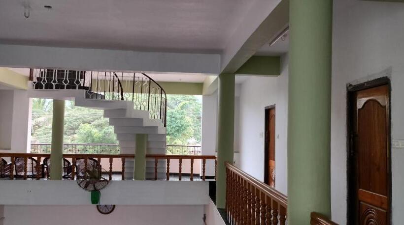 スタンダードトリプルルーム, Raja Palace Resort & Mini