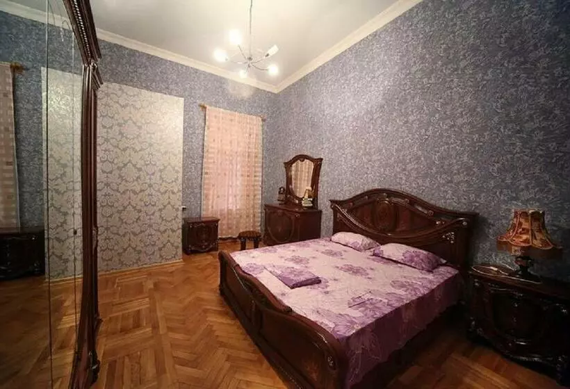 اتاق لوکس, Guest House Eli