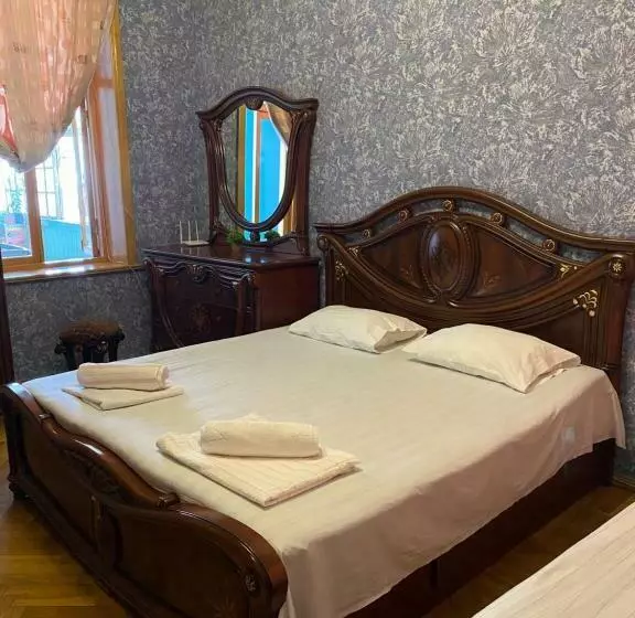 اتاق لوکس, Guest House Eli