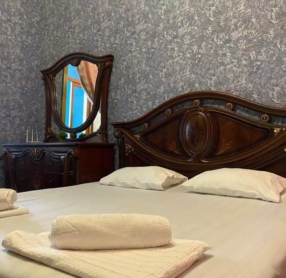 اتاق لوکس, Guest House Eli
