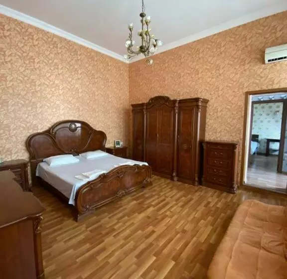 اتاق لوکس, Guest House Eli