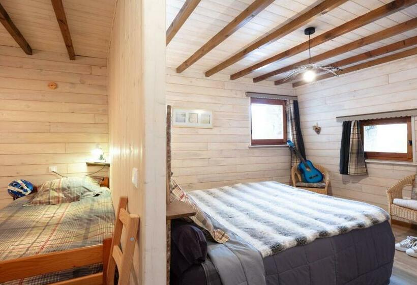 غرفة عائلية, Chambres D Hôtes Coeur De Bastié Et Ranch Du Lévézou