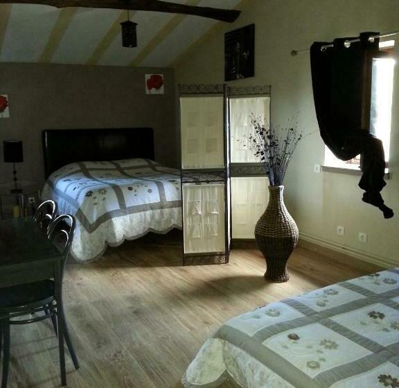 패밀리 룸, Chateau Des Aiguilles