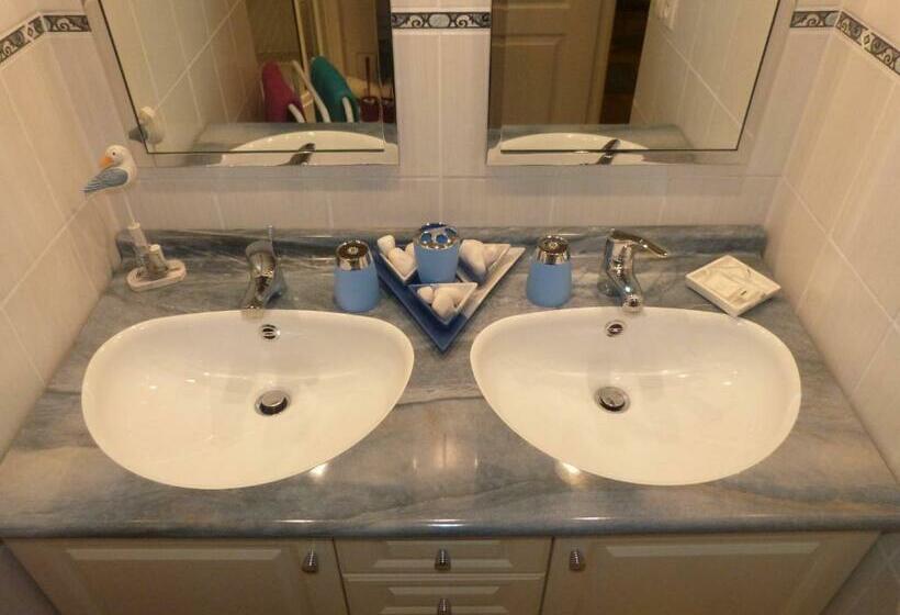 스탠다드 트리플 룸, Chateau Des Aiguilles