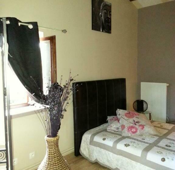 패밀리 룸, Chateau Des Aiguilles