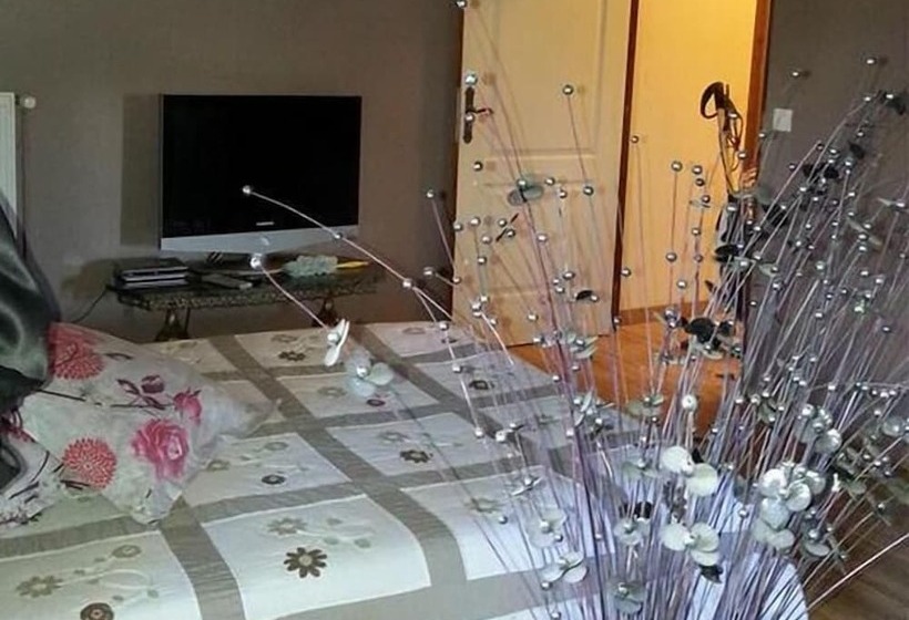 패밀리 룸, Chateau Des Aiguilles