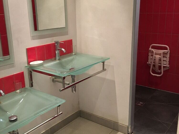 스탠다드 룸, La Malcotais