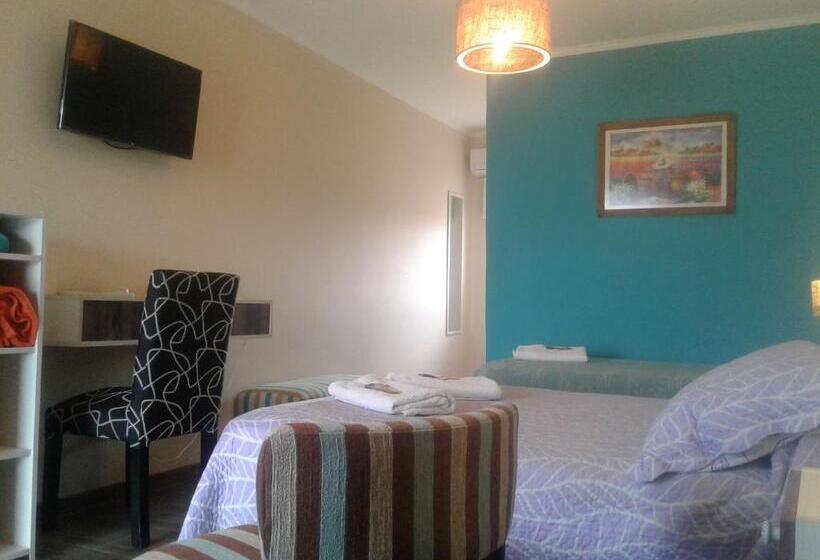 디럭스 룸, Altos De Adonai