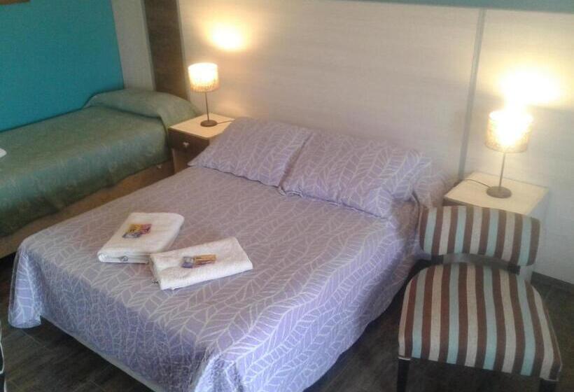 디럭스 룸, Altos De Adonai