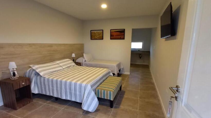 디럭스 룸, Altos De Adonai