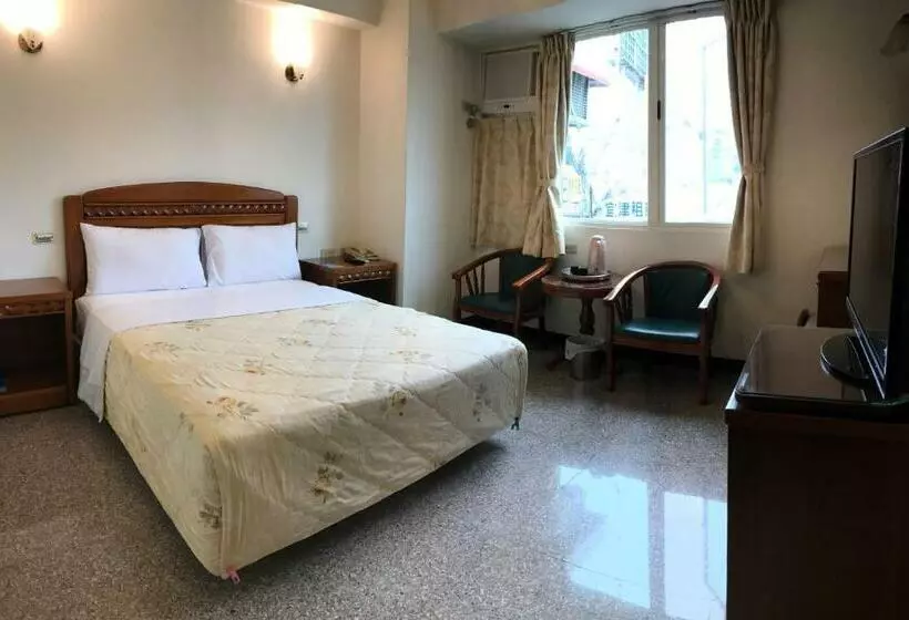 اتاق کلاس بیزنس, Chantai