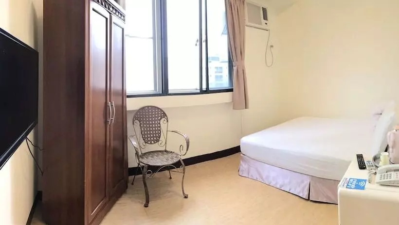 اتاق اکونومی, Chantai