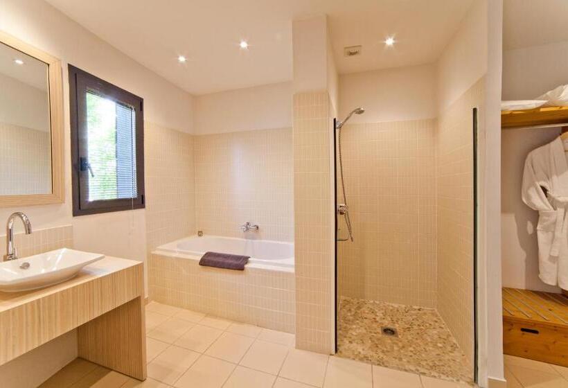 غرفة قياسية ثلاثية مطلة علي الحديقة, Auberge De Chavannes