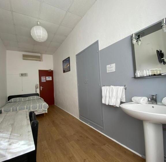 Standard room with outdoor bath, Hôtel Belle Vue D'angleterre