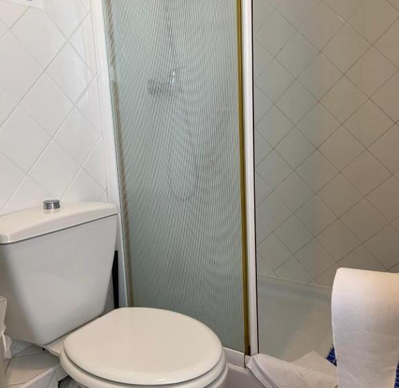 基本三人间, Hôtel Belle Vue D'angleterre