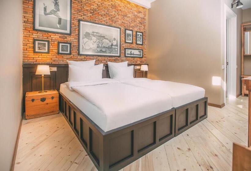 Standard Room, Kisi Boutique