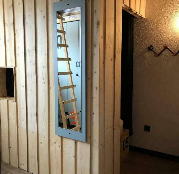 标准间, Moontain Hostel