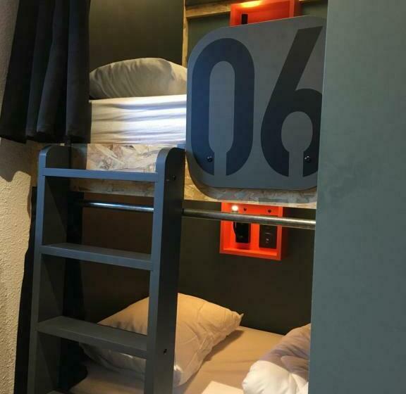 共用房间的床, Moontain Hostel