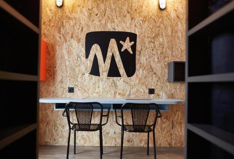 标准四人间共用浴室, Moontain Hostel