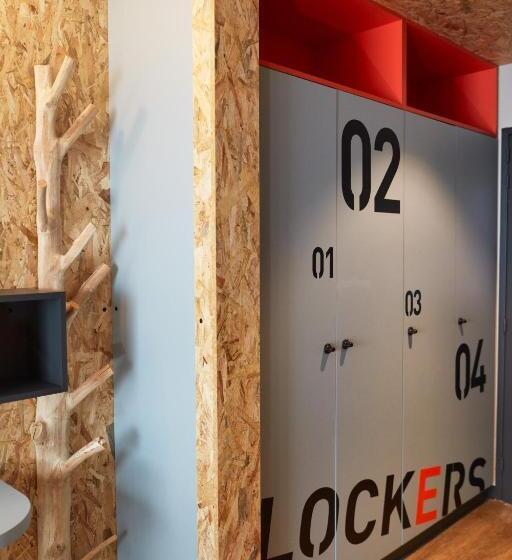 标准四人间共用浴室, Moontain Hostel