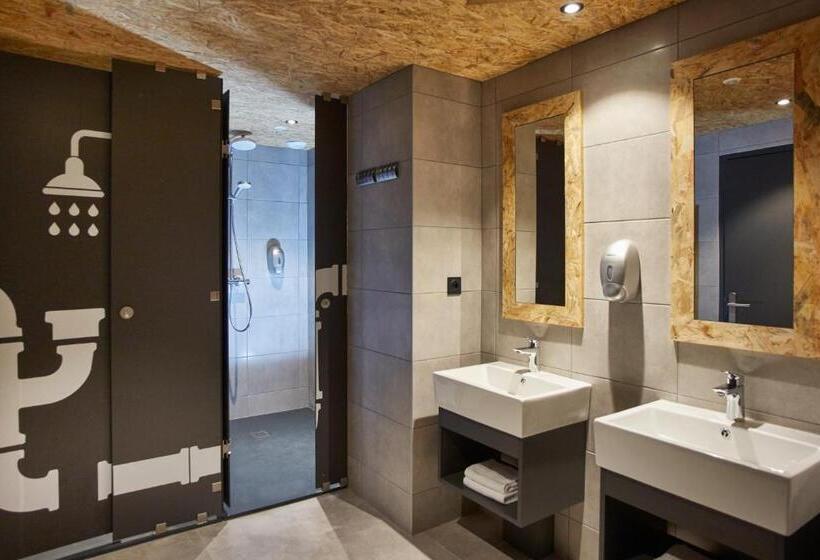 Номер Стандарт Четырехместный Совместный Санузел, Moontain Hostel