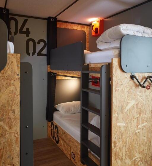 四人标准间, Moontain Hostel