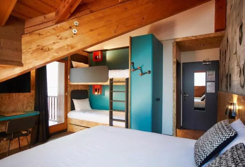 Camera Quadrupla Premium, Moontain Hostel